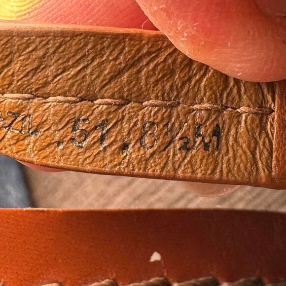 Tory Burch Miller Leather Thong Sandals Women’s Size 8.5 Tan Logo Cutout Flats - Picture 5 of 7